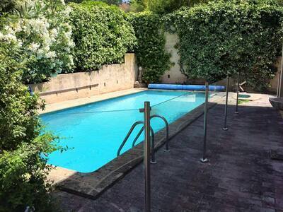 Installation équipement piscine Bouches du Rhône